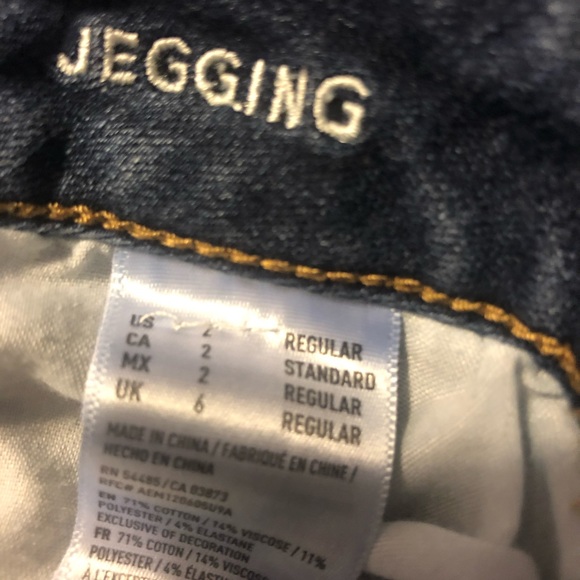 Women’s American eagle distressed jegging size 2 - Picture 3 of 4